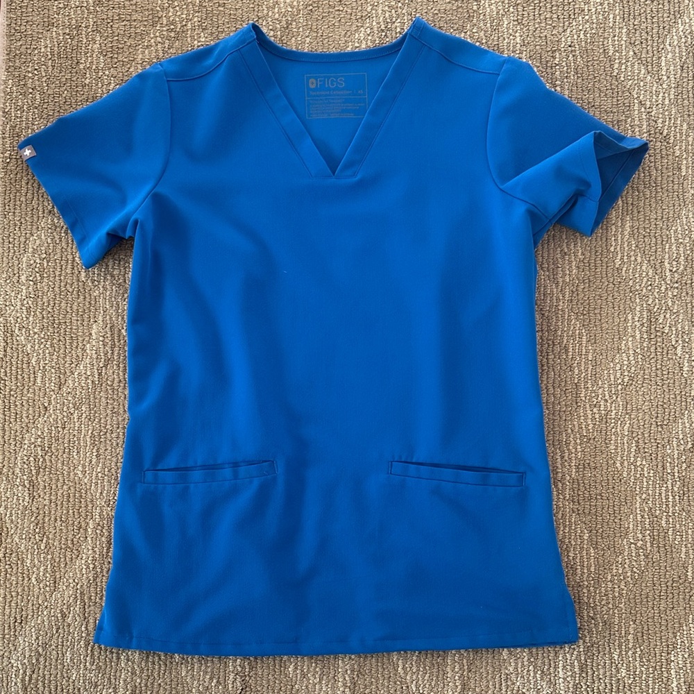 Figs scrub top